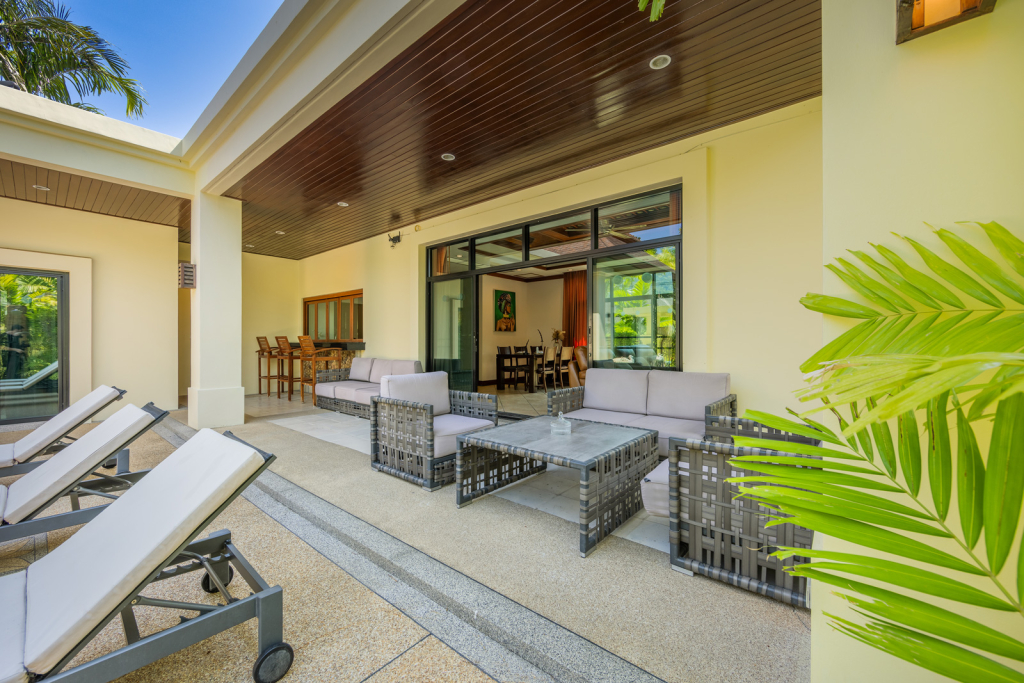 Traditional Thai 2BR villa in Baan Bua Estate
