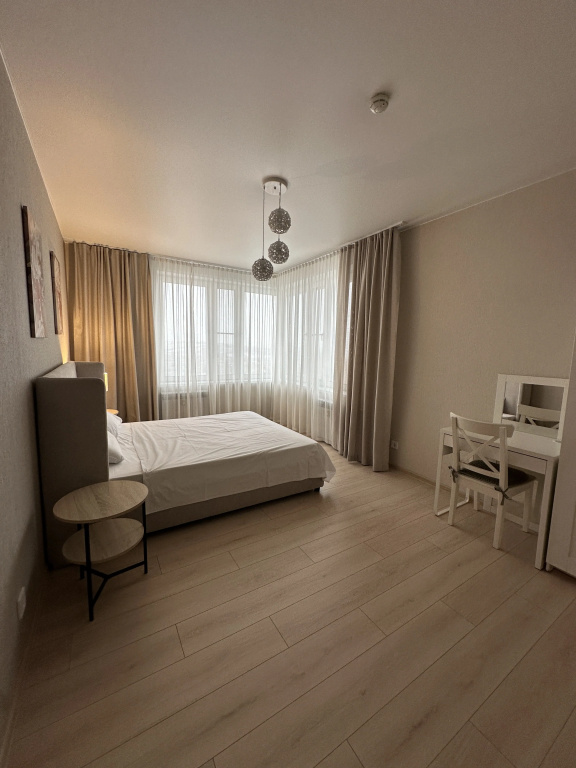 Квартира Krasroom с 3 комнатами в ЖК Параллели