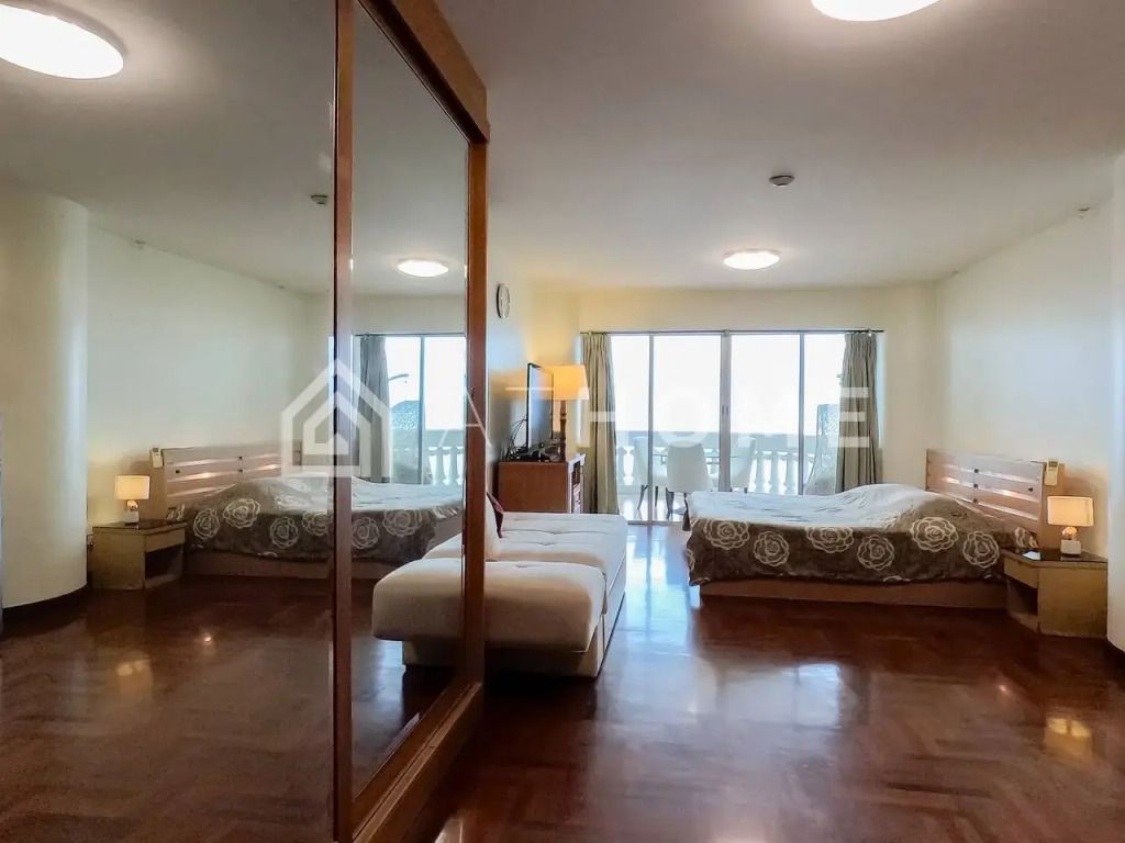 Апартаменты Sky Beach Condominium
