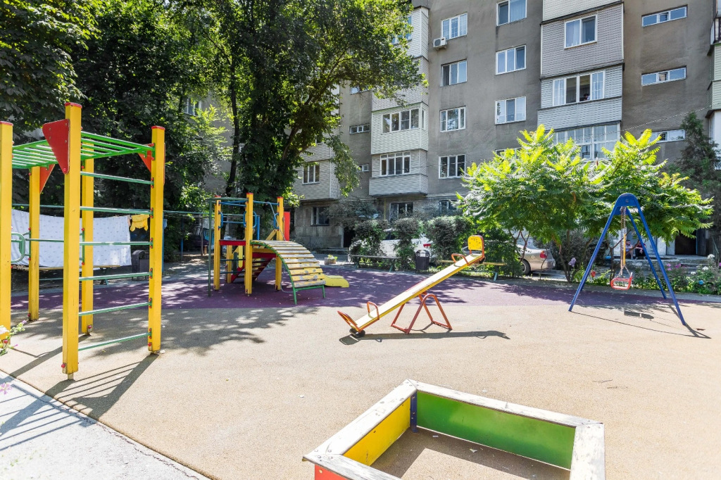 Na Prospekte Dostyk 119 Flat