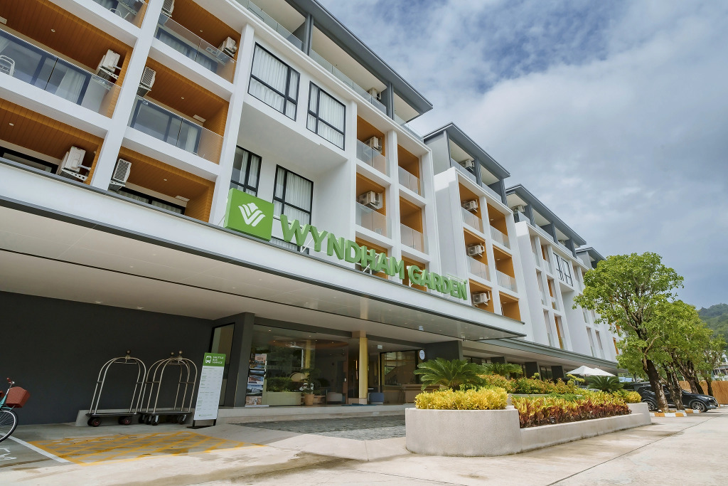 Апартаменты Pool View Condo 2204 Wyndham Garden Naithon Phuket