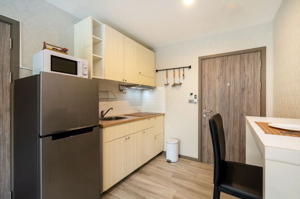 46m2 Luxury Poolside 1 Bedroom Free Netflix Apartments	
