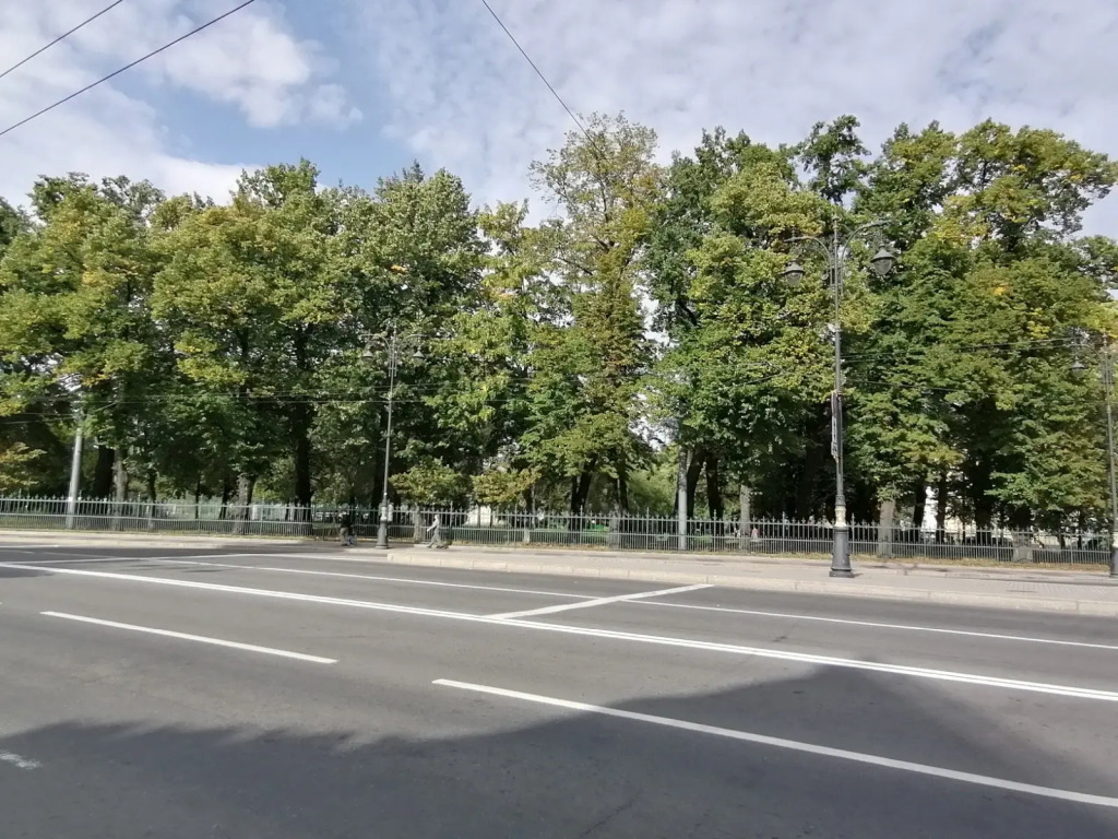 Квартира Двухкомнатная в центре города у парка
