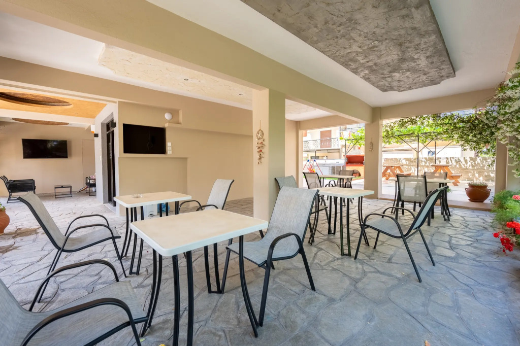 Milonas House Apartments