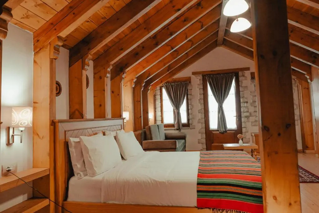 Hotel Argjiro