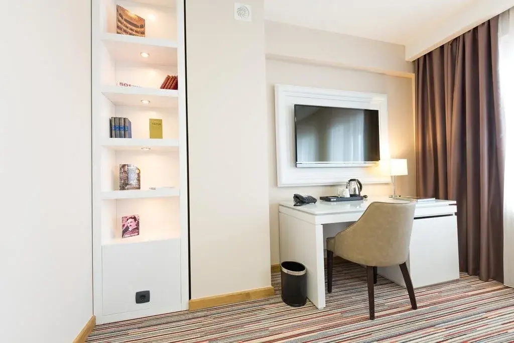 Hotel TESLA - Smart Stay Garni
