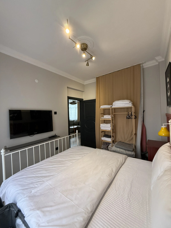 Апартаменты Stylish 2BR Near Sultanahmet w/ Projector & PS
