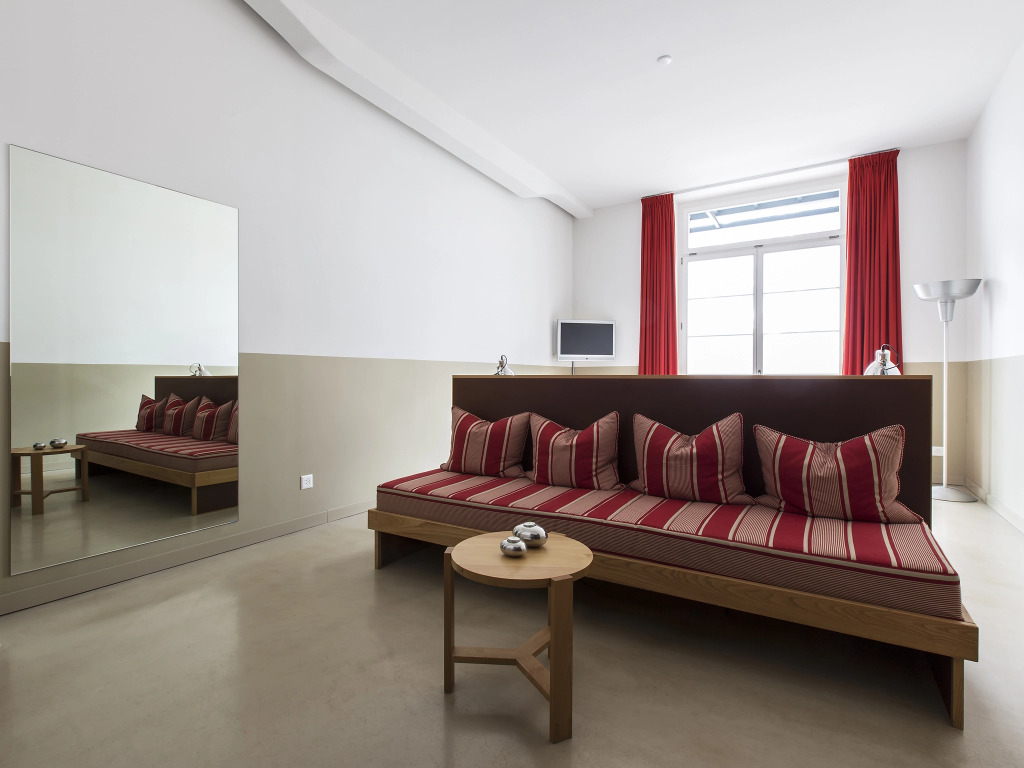 Отель Lofthotel