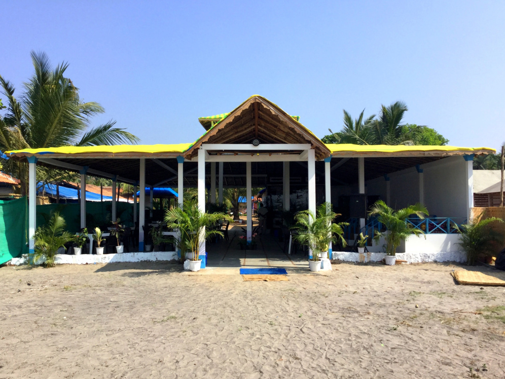 Отель Morjim Queen Beach Resort