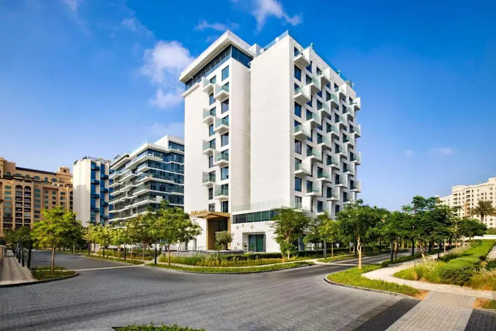 Отель Tumbi Hotel Dubai The Palm, Tapestry Collection by Hilton