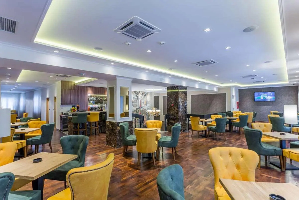 Отель Royal Inn