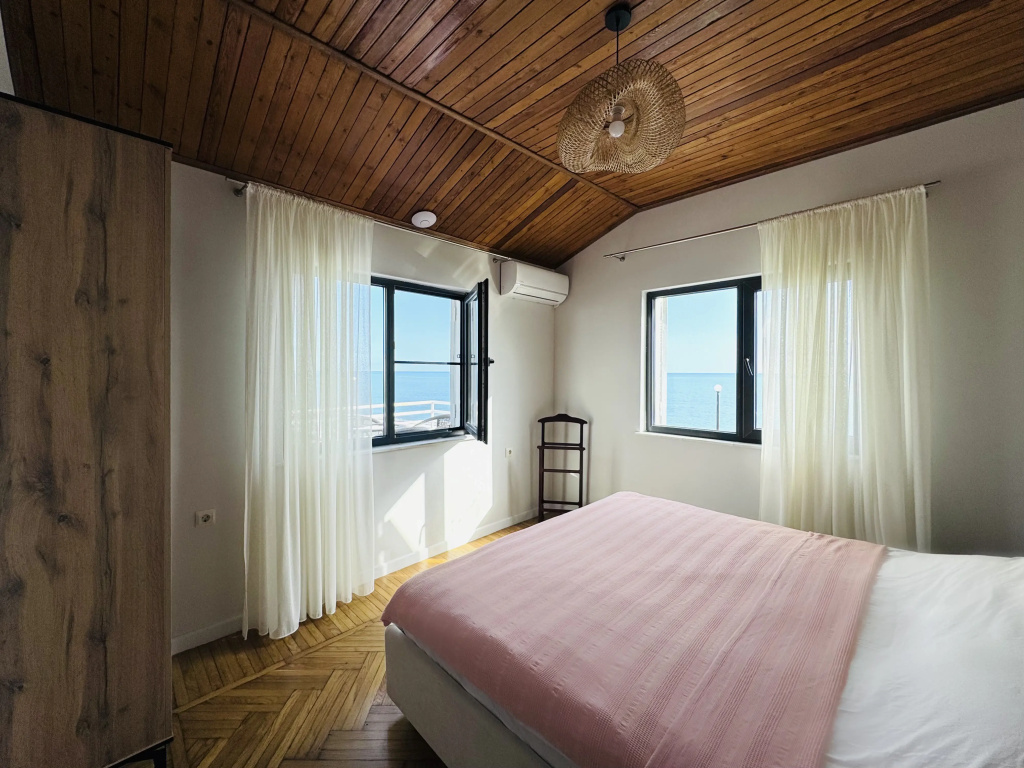 Avrora Villa