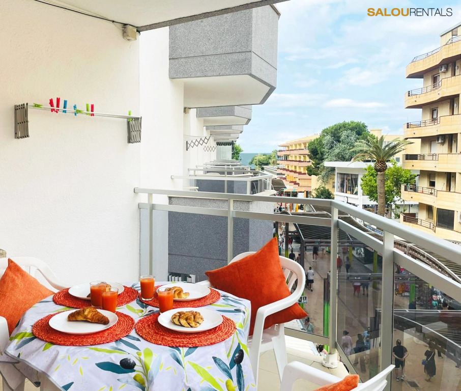 Апартаменты Seaview Retreat Salou Centre
