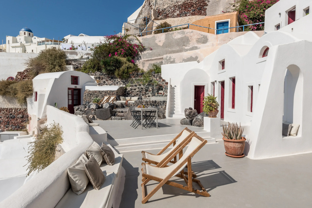 Parathira cave houses by Cycladica
