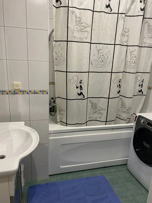 Aleksa Living quarters