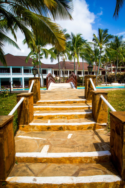 Отель PrideInn Flamingo Beach Resort & Spa