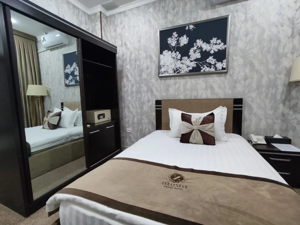Отель Zarafshon Grand Invest