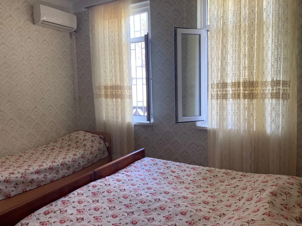 Частный дом Дом на Квициния 16