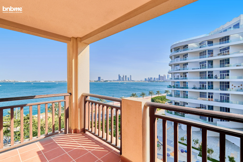 Апартаменты Bnbmehomes  Lux Living Redefined Palm Jumeirah - 507