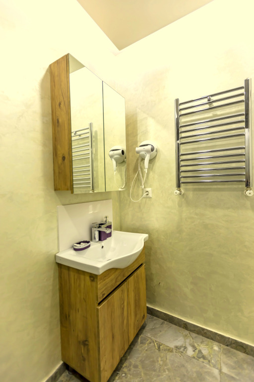 Отель Loren Hotel & Suites