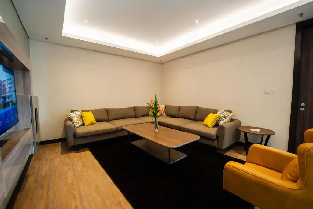 Отель Trademark Suites at Enaki Town