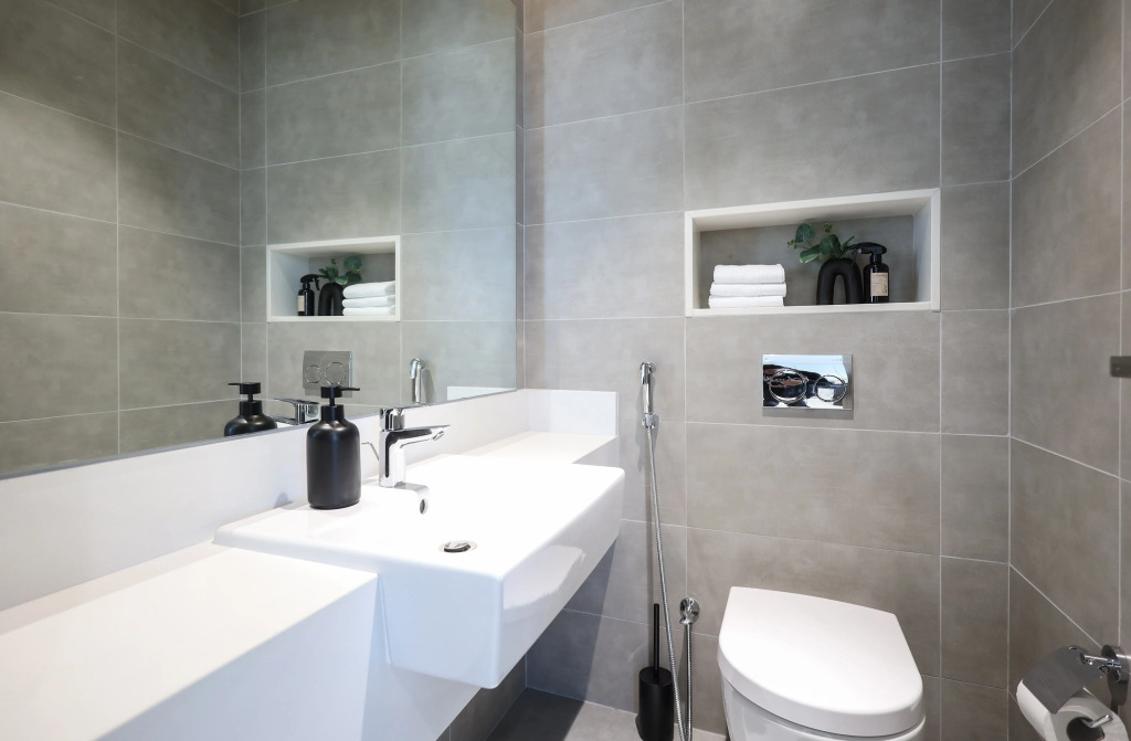 Apartments Elite LUX Holiday Homes - Lagoon View 1BR Luxury Oasis in MBR Dubai