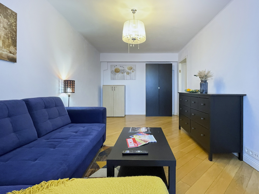 S Vidom Na Gostinitsu Kosmos Flat