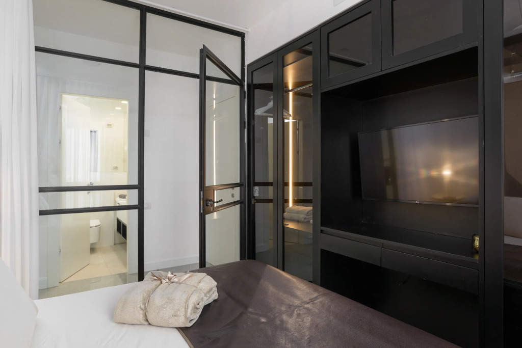 Апартаменты Luxury with Terrace & Sea View by FeelHome