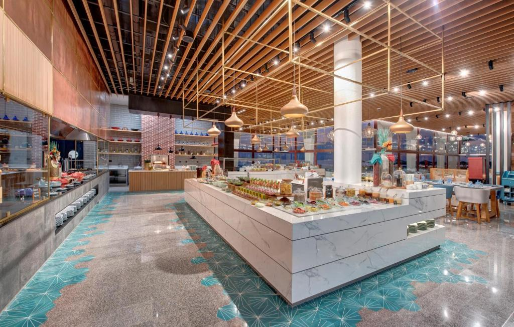 Курортный Отель Crowne Plaza  Salalah by IHG