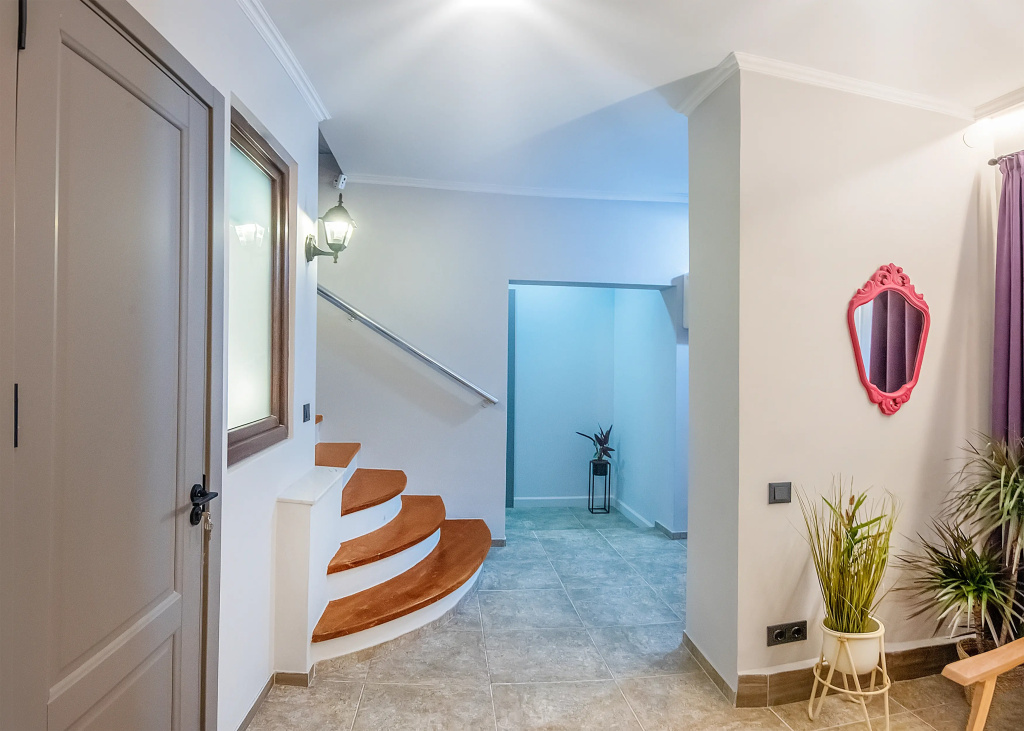 HB apartments Hill House