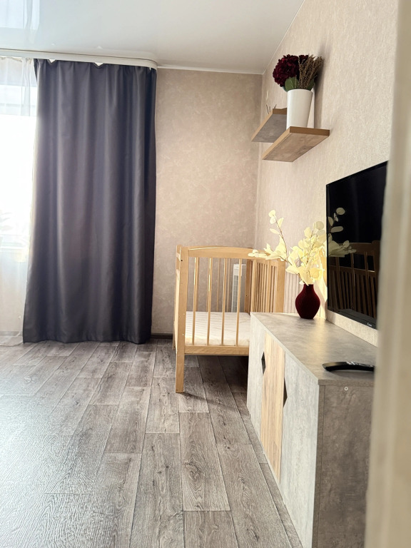 Квартира Шикарный Вариант для Семьи (82-18)