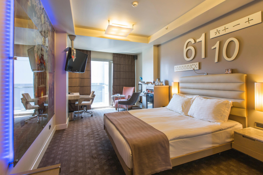 Отель Ramada by Wyndham Istanbul Pera