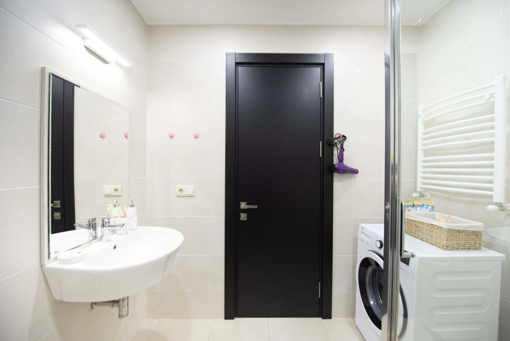 Apartments in a Well-Maintained Complex with a Dishwasher