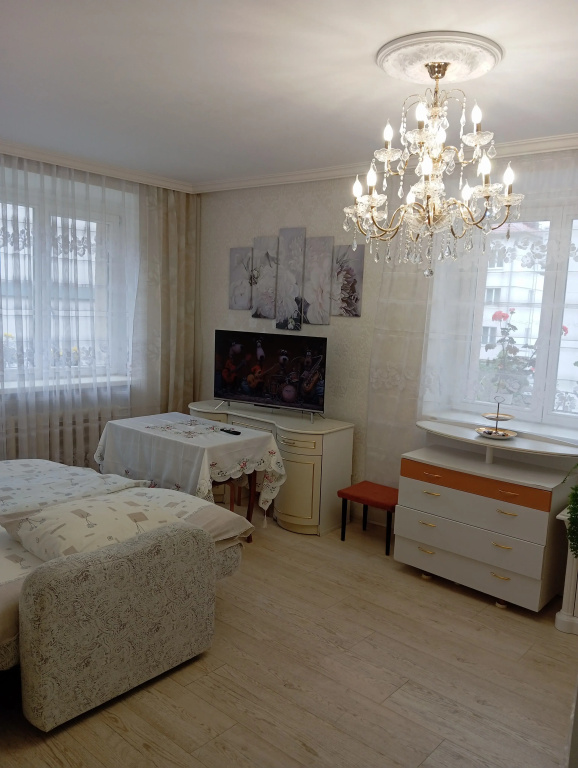 Квартира Светлая веселая единичка в двух километрах от ЖД вокзала