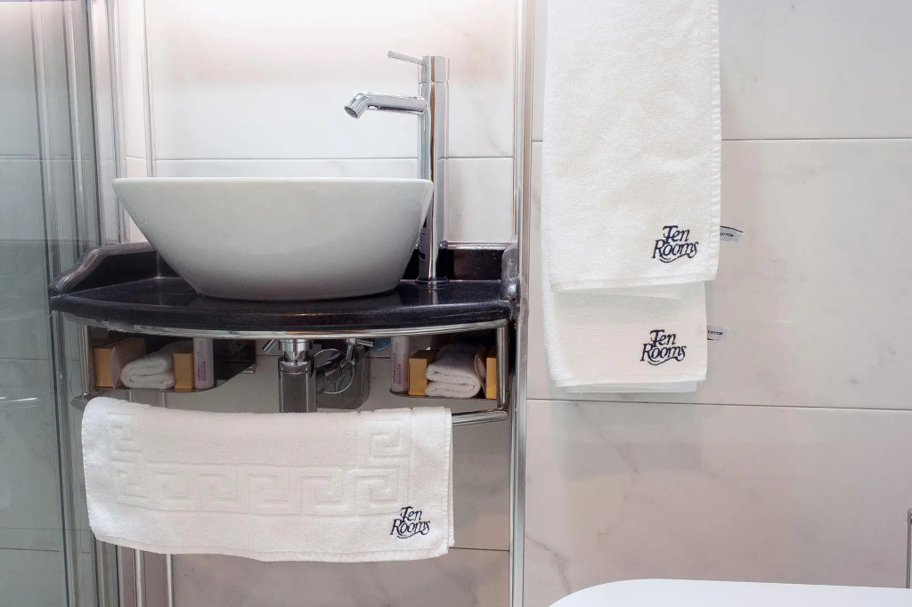 Ten Rooms Istanbul Hotel