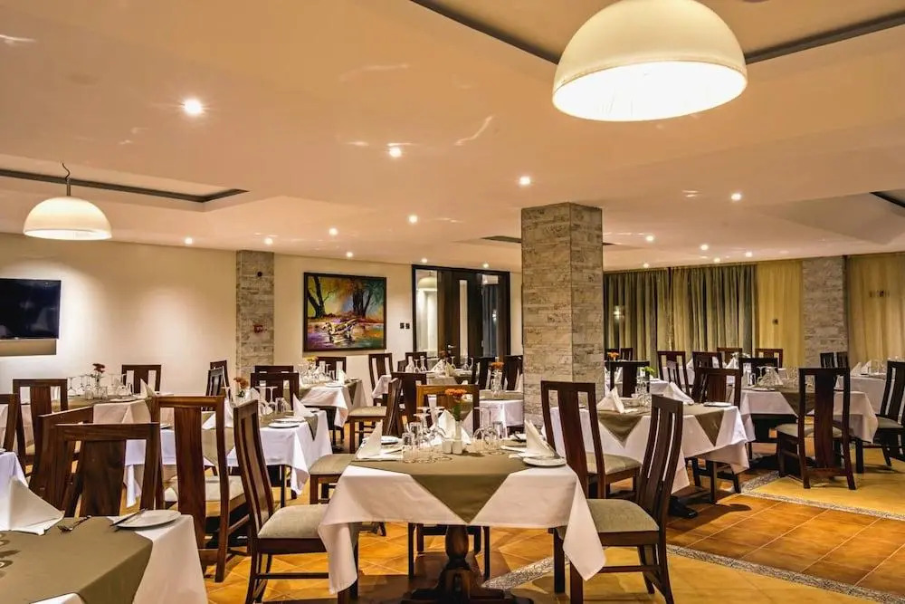 Magna Hotel and Suites
