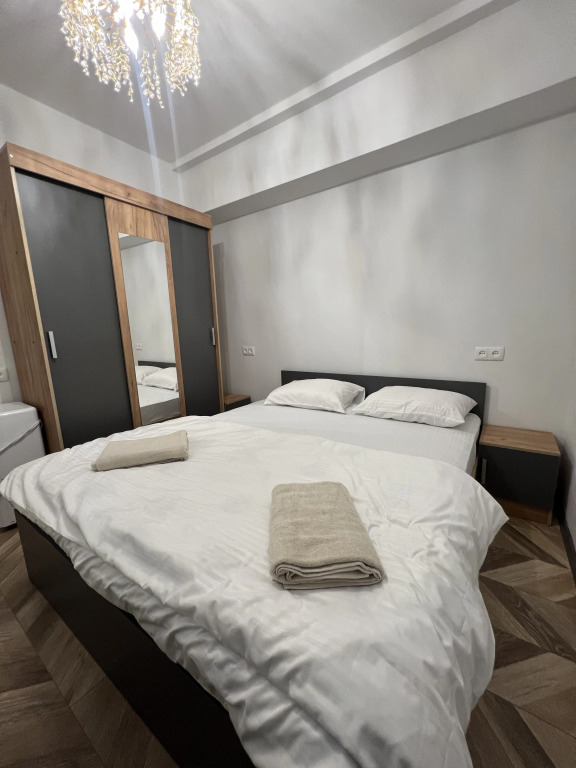 Квартира Downtown With 2 Bedrooms and 1 living room