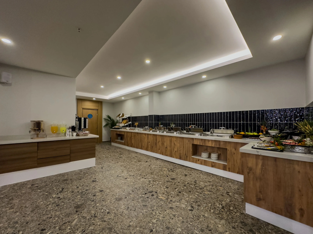 Отель Leaf River Suites