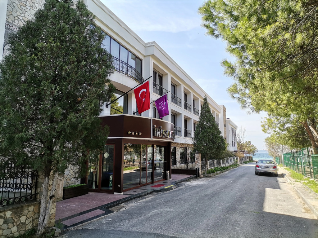 Iris Hotel & Spa