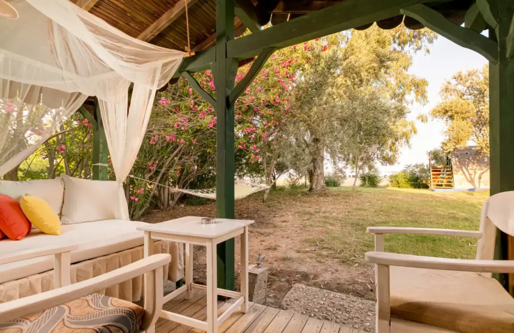 Бунгало Etenna Beach Bungalows