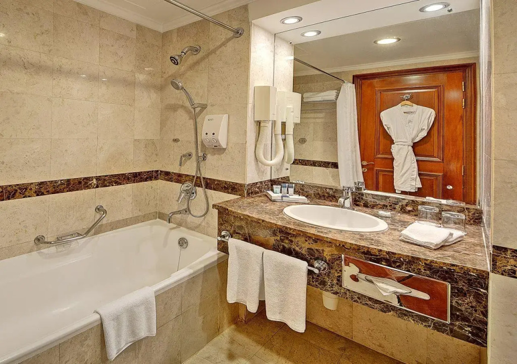 Royal Ascot Hotel