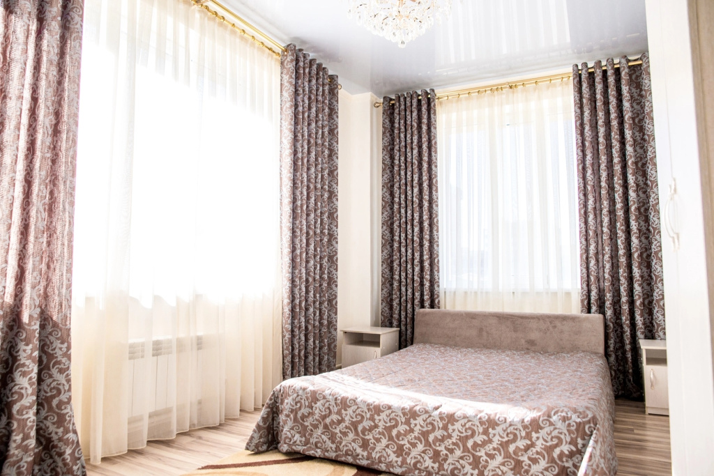 Rich Hotel