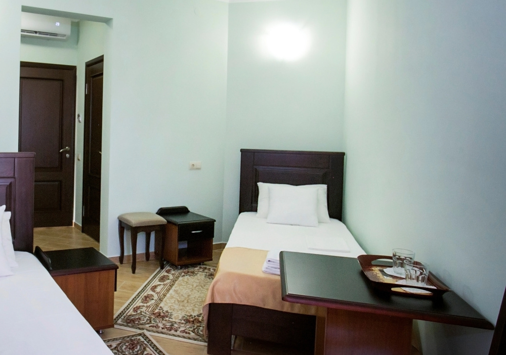 Hotel ACRA