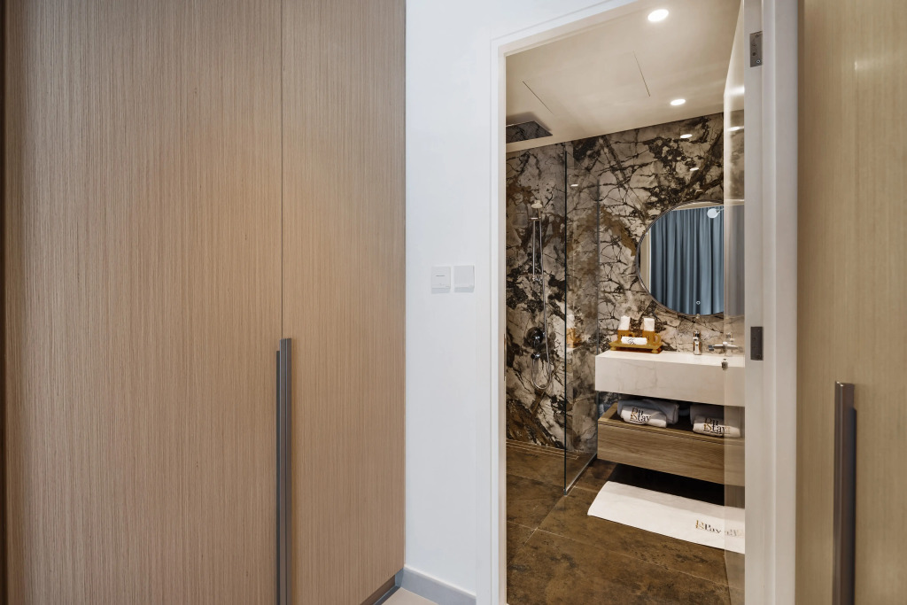 Апартаменты Lagoon Charm Luxurious Waterfront Living
