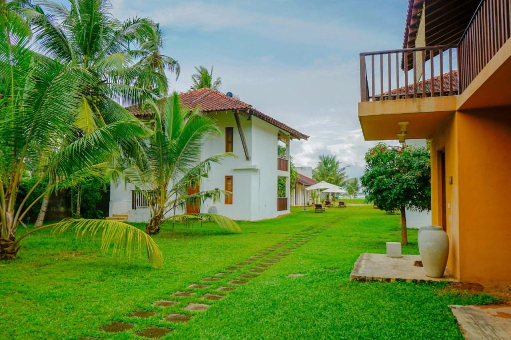 Отель Muthumuni Ayurveda Beach Resort
