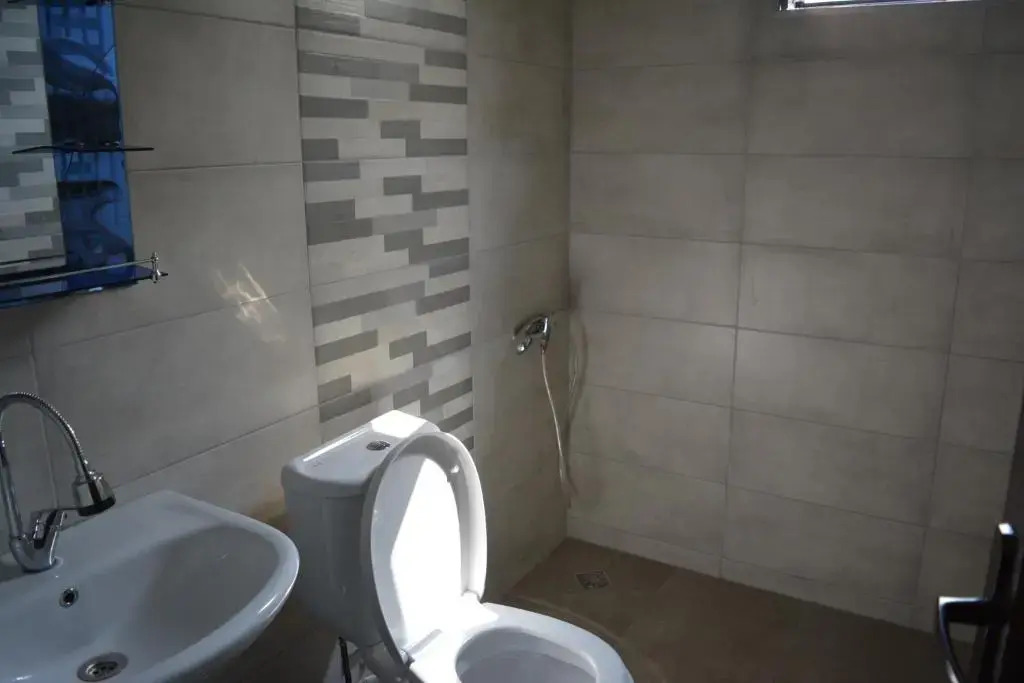 Giga Guest House