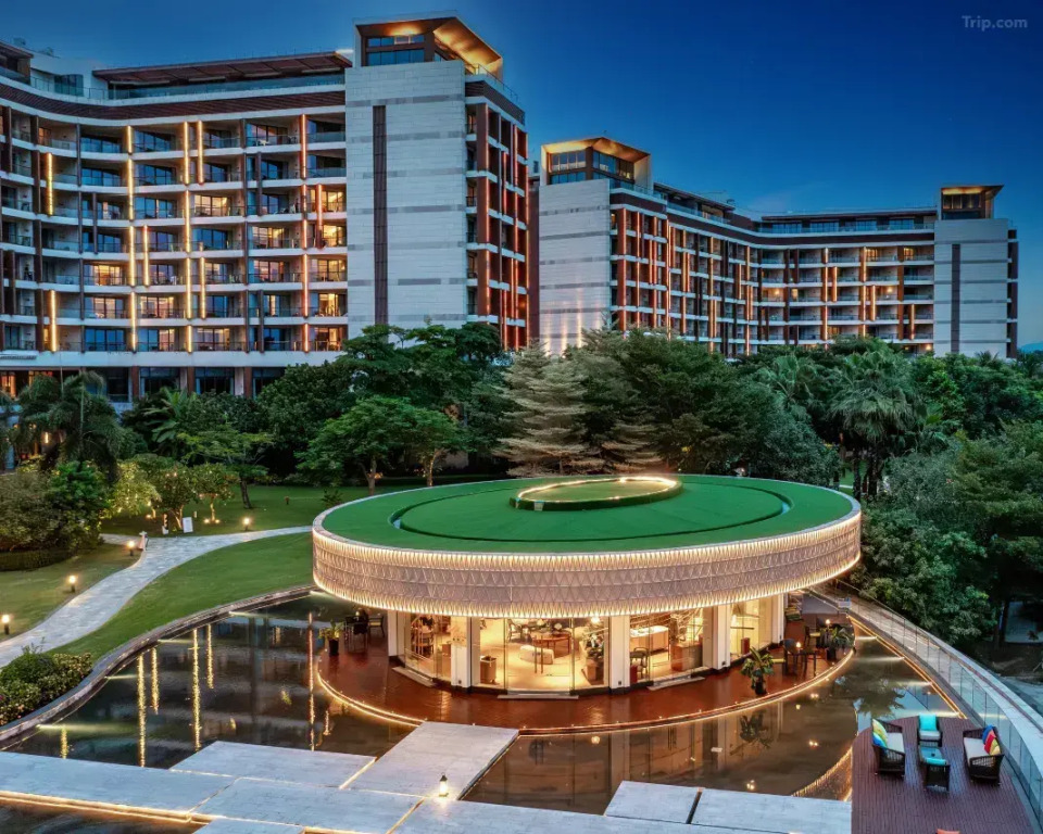 Отель Sofitel Sanya Leeman Resort