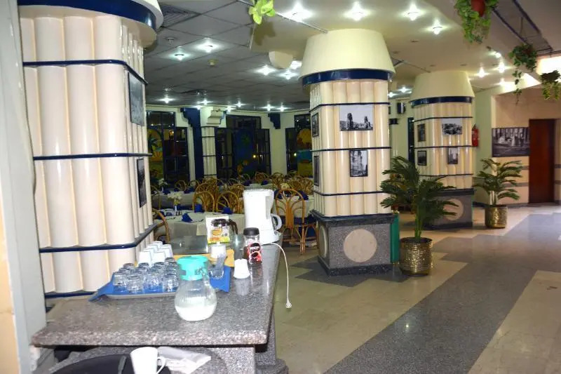 Gaddis Hotel, Suites and Apartments