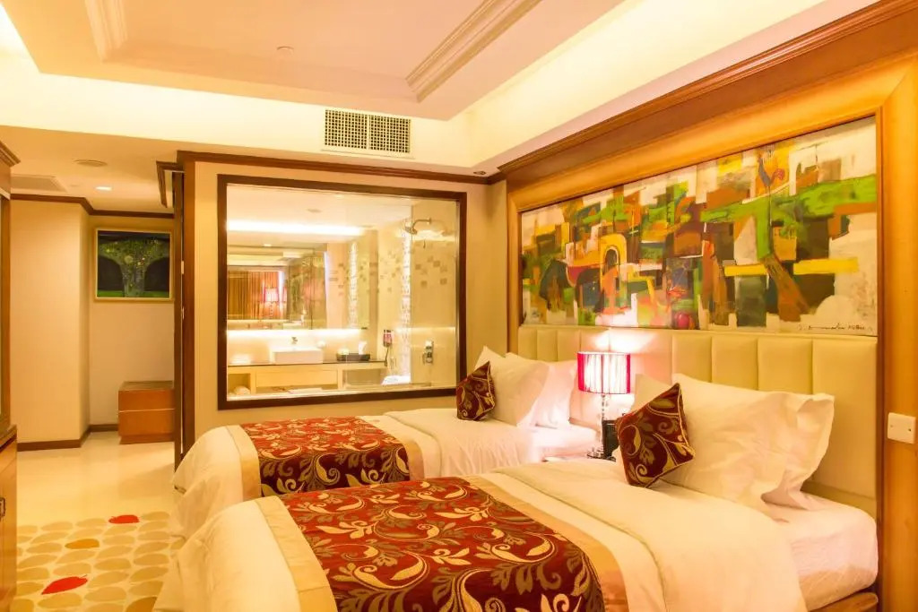 Six Seasons Hotel