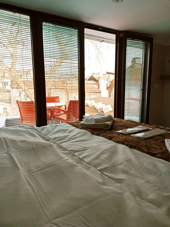 Отель Loren Hotel & Suites